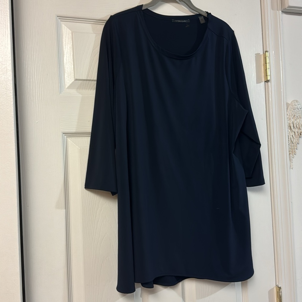 NWOT Tahari navy blue 3/4 sleeve crew neck business casual long tunic top 1X - Picture 2 of 9